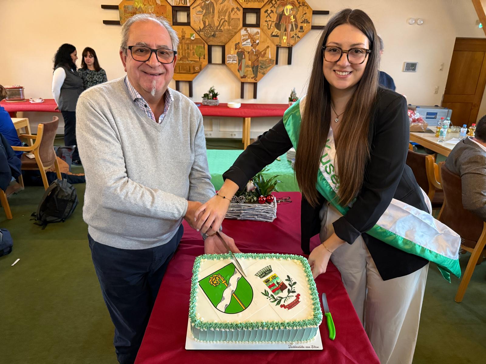 Kuchenanschnitt_mit_Partnerstadt